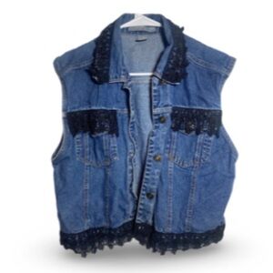 Size-L : Y2K UpperWestside Diem and lace vest